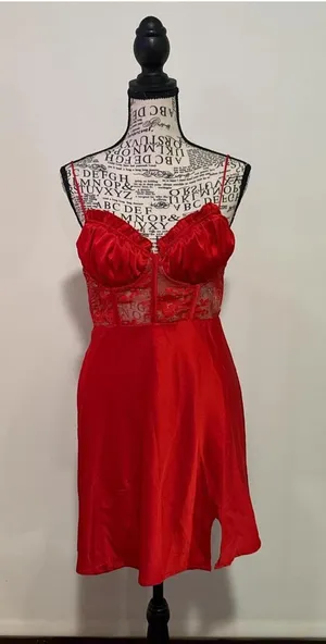 Selfie Leslie Red satin and lace dress with adjustable straps thumbnail 1