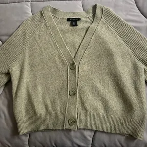 Green Cardigan Size M thumbnail 1