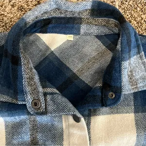 Blue and White Plaid Shacket Jacket size medium, button up, faux pockets thumbnail 3