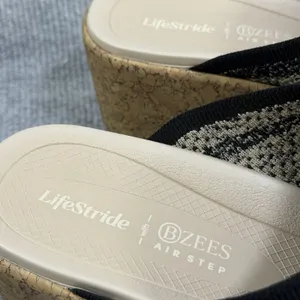 LifeStride BZees Size-11M Women's Very Ready Wedge Sandal Blacksand thumbnail 8