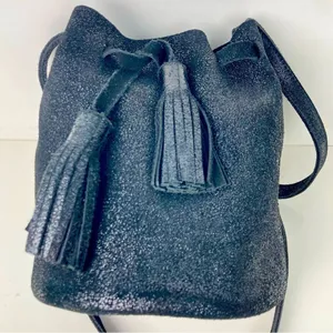 STREET LEVEL Leather Crossbody Bucket/Hobo Bag in Black thumbnail 6