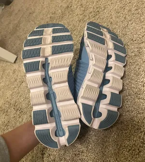 Running Shoes thumbnail 5
