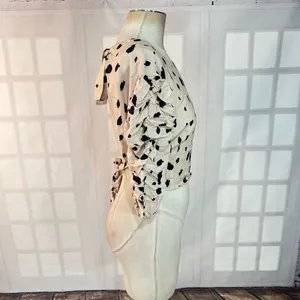 Bardot NWT Amelie Geo Spotted Puff Sleeve Open Back Blouse Size Large thumbnail 4