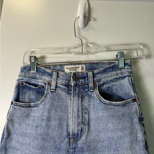 Abercrombie & Fitch The Ankle Straight Ultra High Rise‎ Jeans Light Wash 24Short thumbnail 2