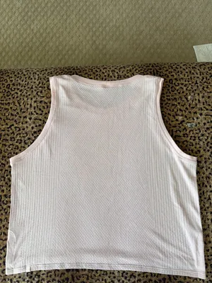 Lululemon train to be be tank size 6  thumbnail 5