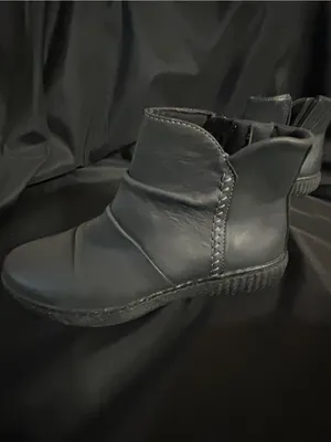 Clark’s Women’s Black Ankle Boots with Side Zip SZ 8 thumbnail 3