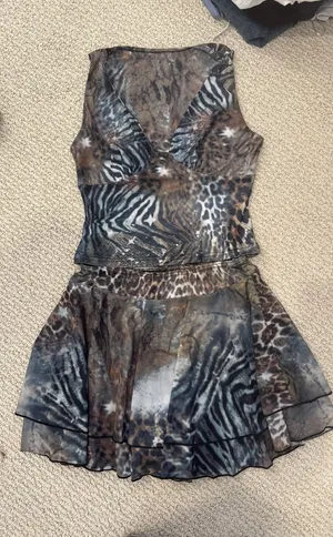 Amazon Set Two-Piece Matching thumbnail 1