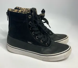 Vans lace up boots size 6.5‎ thumbnail 1