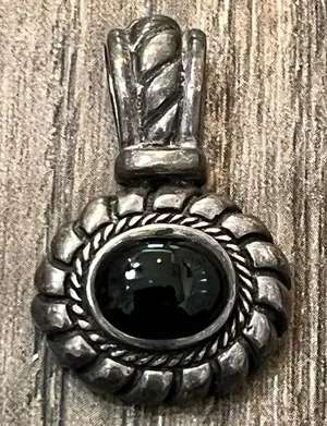 FINAL PRICE 925 Sterling Silver Vintage Black Onyx Pendant thumbnail 1