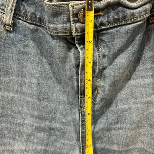 Old Navy Mid-Rise Distressed Jeans – Women’s Size 14 thumbnail 4