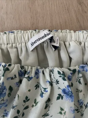 Abercrombie & Fitch Off-the-Shoulder Floral Puff Sleeve Smocked Crop Top Small thumbnail 5
