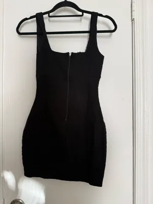 Windsor’s little black dress thumbnail 6
