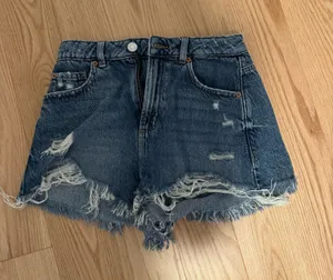 Garage jean shorts thumbnail 1