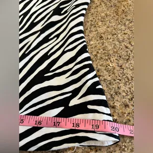 White House Black Market Zebra Print Top L Exposed Zipper Stretch Lined Blouse thumbnail 4