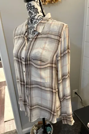 Susina Size Large Long Sleeve Plaid Shirt thumbnail 5