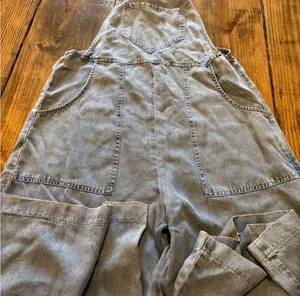 En Crême Light Wash Oversized Overalls thumbnail 2