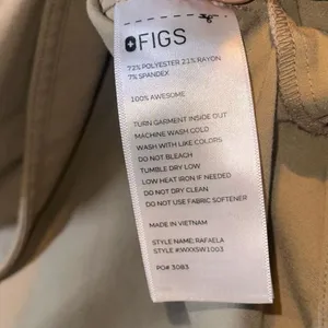 NWOT FIGS Rafela Scrub Top‎ thumbnail 4