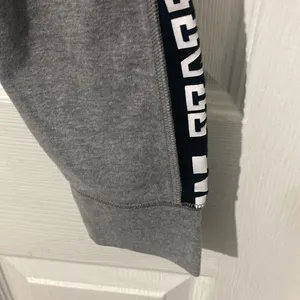 Pink Victoria’s Secret Jogger Sweatpants Women’s Size Medium Gray/Black White thumbnail 3