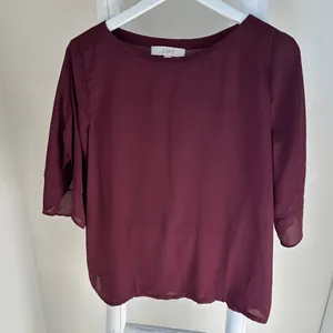 LOFT Deep Burgundy Short Sleeve Mixed Media Blouse Size Medium thumbnail 1