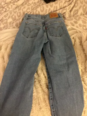Levi’s Ribcage Straight Ankle Jeans thumbnail 3