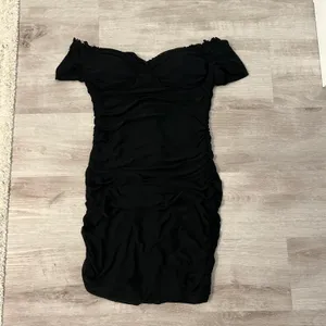 Wow Power Black Ruched Off-the-Shoulder Bodycon Mini Dress thumbnail 2