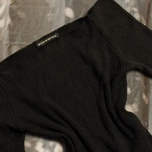 Vintage Brandy Melville Ribbed Off the Shoulder Long Sleeve thumbnail 4