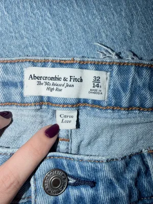 Abercrombie & Fitch Curve Love High-Rise Straight Mom Jeans Light Wash Raw Hem thumbnail 4