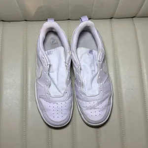 Nike Women's Purple and White Trainers thumbnail 3