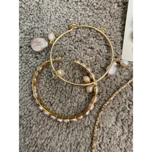 Saachi Gold Tone Irregular Pearl Necklace Bracelet Drop Earrings Set thumbnail 6