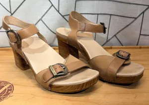 Dansko Tan Leather Buckle Clog Sandals Wood Grain Block Heel‎ Womens 40 EU thumbnail 1
