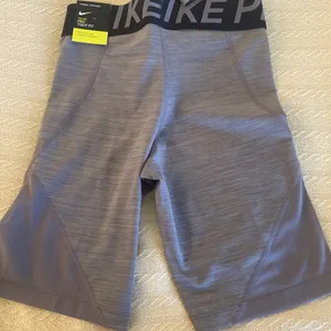 NWT Nike Women’s Pro dri fit training biker shorts S thumbnail 6