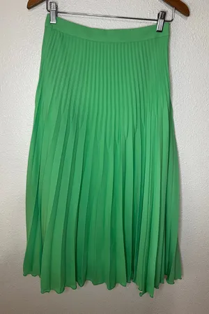 Reiss Izzie High Rise Pleated Midi Skirt in a vibrant bright green WOMENS US 4 thumbnail 1