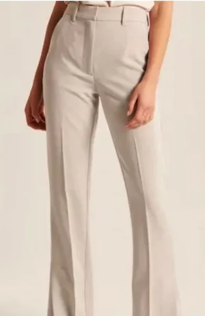 Abercrombie Ultra High Rise Skinny front Split Hem Size 4/27 Tan thumbnail 1