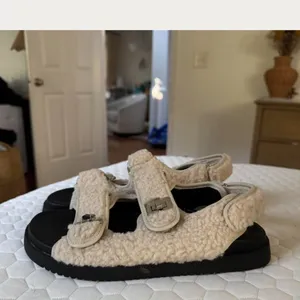 Steve Madden Cream Fuzzy Sandals thumbnail 2