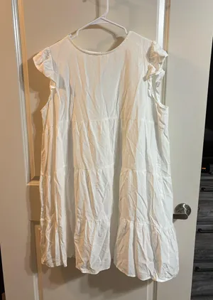 White ruffle dress Size XL thumbnail 1