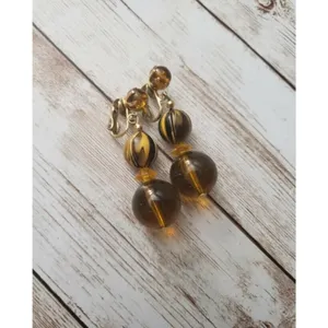 Vintage Clip On Earrings thumbnail 2