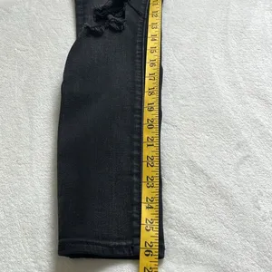American Eagle Women’s Black Denim Distressed Jegging Size 4 SHORT thumbnail 8