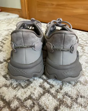 Adidas Sneakers thumbnail 3