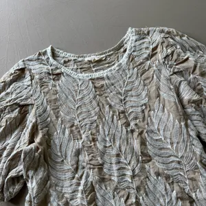 Solitaire boho leaf-embroidered puff sleeve top thumbnail 3