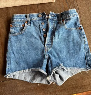 Levi’s Ribcage Shorts thumbnail 1