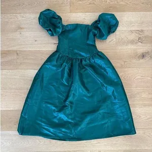 Lulu’s - Exclusive Charm Taffeta Puff Sleeve Midi Dress in Emerald Green thumbnail 1