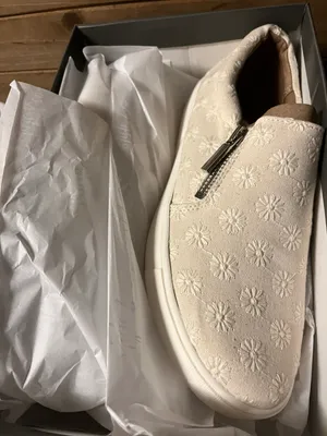 Style & Co NeW with Box . Women's Moira Zip Sneakers white size 8 thumbnail 4