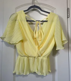 L LOVE Yellow Pleated Wrap Top Puff Sleeve Feminine Blouse Boutique Style thumbnail 2