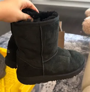 UGG Boots Black thumbnail 1