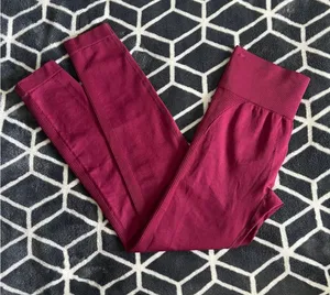 Seamless Booty Scrunch Leggings Red Size M thumbnail 1
