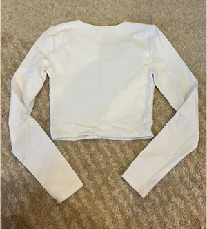 Aritzia Babaton Contour Cropped Long Sleeve thumbnail 3