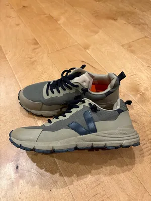 Veja Dekkan women’s sneaker shoes tan sz 7.5 thumbnail 3