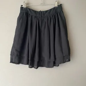 H&M Size 4 Black Mini Skirt Layered Chiffon Flowy Skater‎ A-Line Casual Classic thumbnail 5