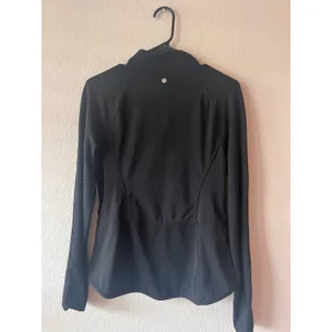 Yogalicious Black Contour Performance Zip-Up Jacket Thumbholes thumbnail 4
