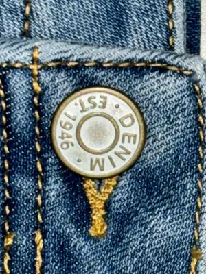 Cato est 1946 Denim Jean Skirt Raw Hem Patched Women's Size 12 Stretch Pockets thumbnail 14